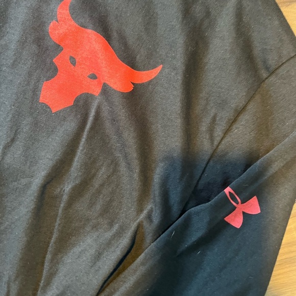 Under Armour Top - Picture 2 of 4